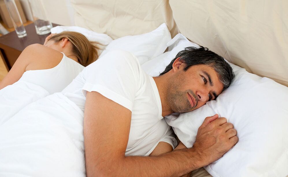 Un homme a des problèmes de puissance